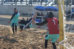 فيناليستهاي مسابقات هندبال ساحلي بانوان مشخص شدند